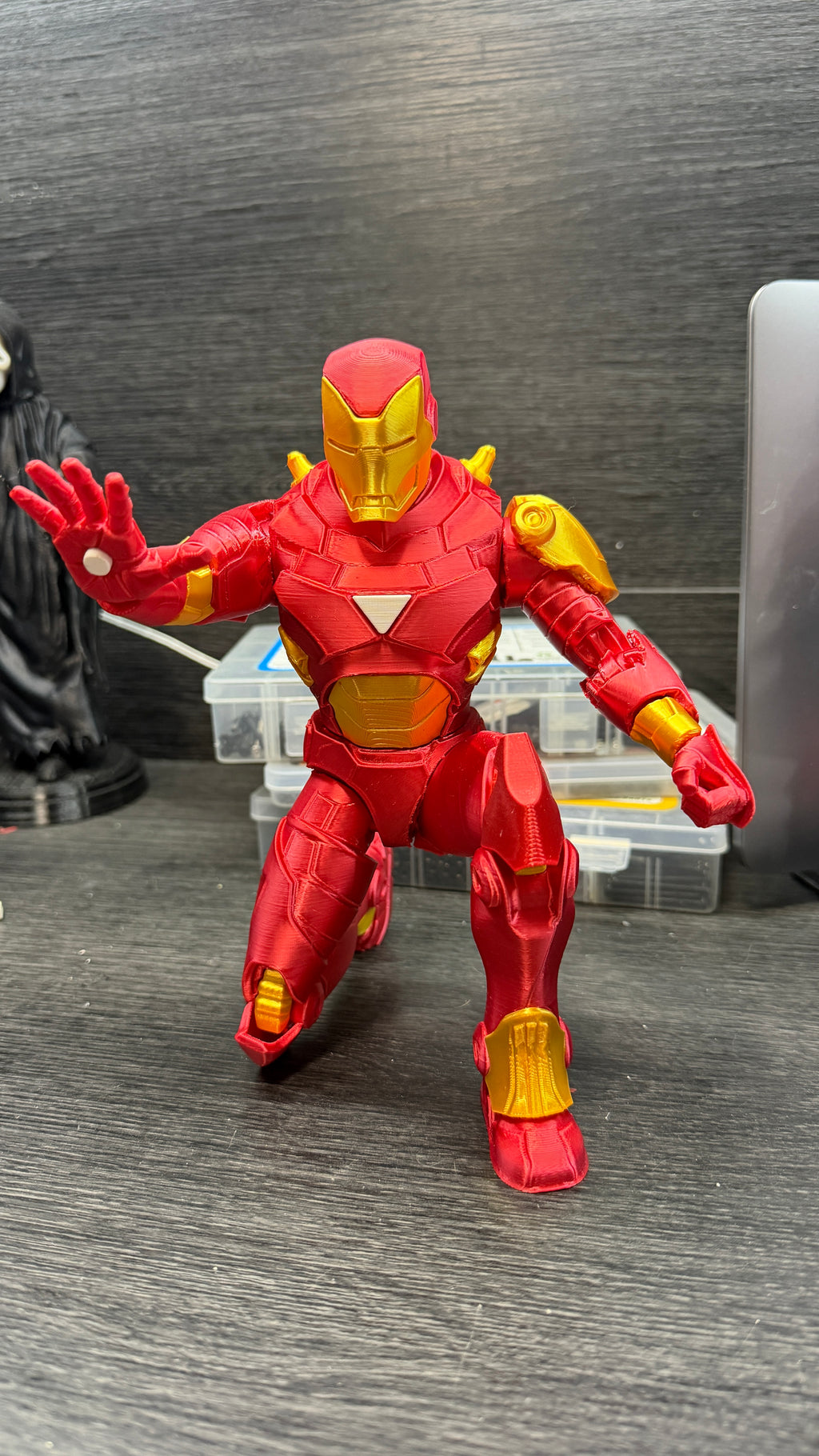 Marvel Iron Man statue