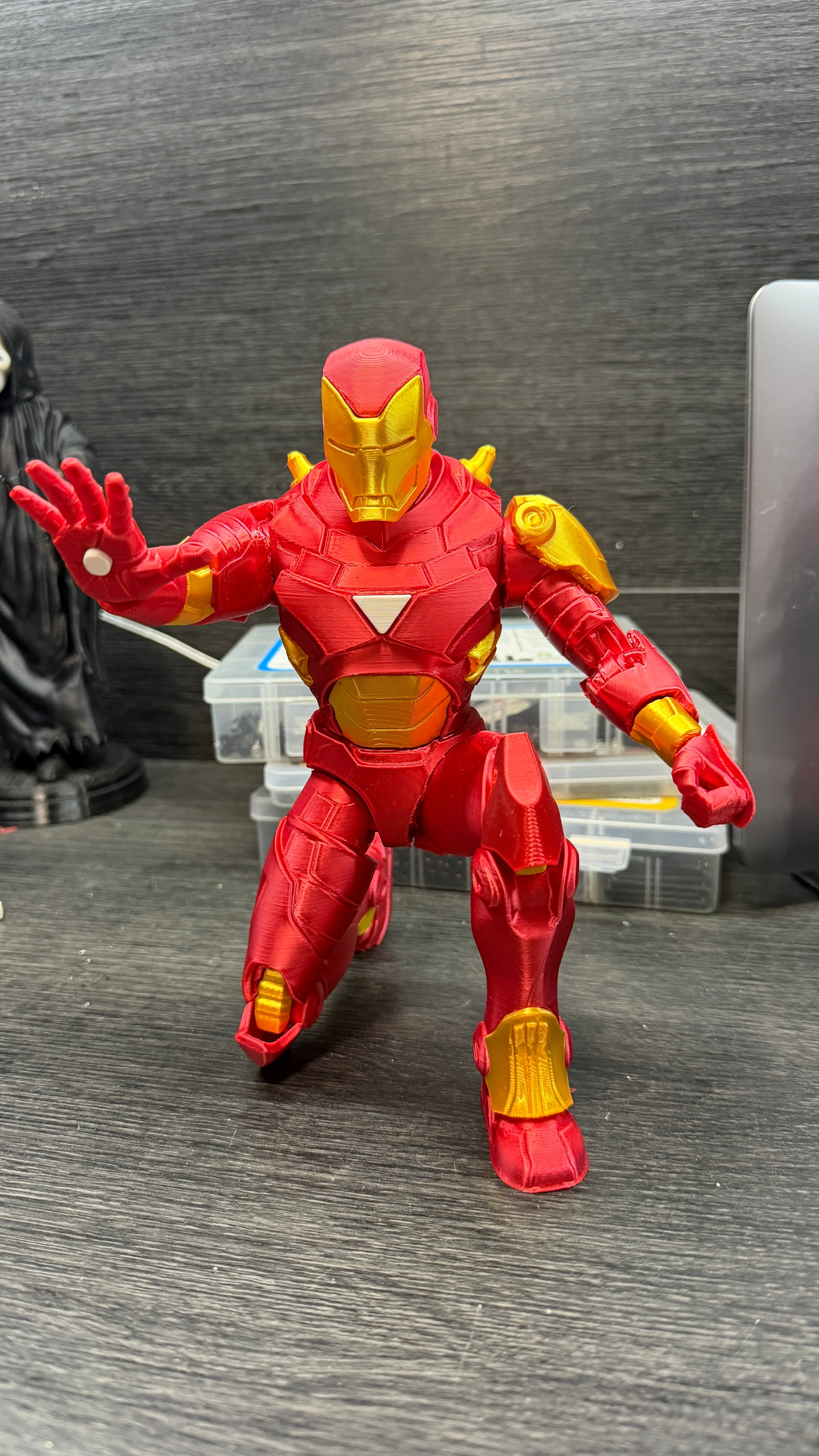 Marvel Iron Man statue